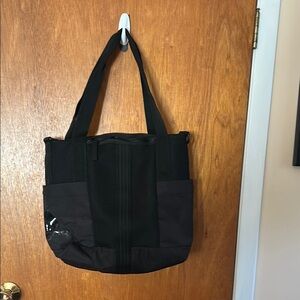 Adidas Black Shoulder Bag with Durable Design